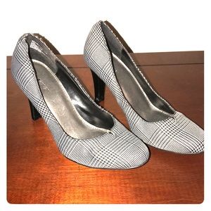 Houndstooth Print Heels